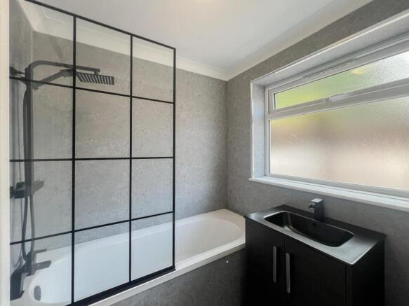 3 bed Terraced to rent Image 8
