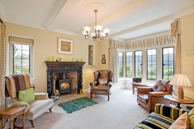 5 bed Detached for sale Image 4