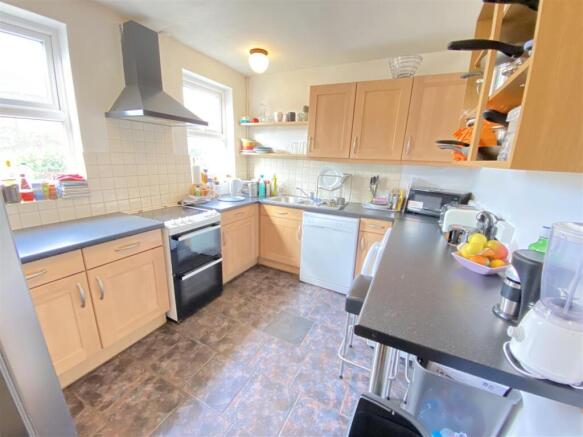 Kitchen In.JPG
