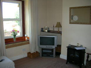 Bedroom 2/Lounge