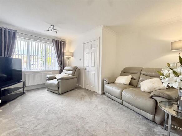 3 bed Semi-Detached for sale Image 7