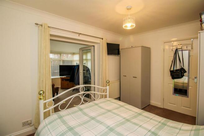 1 bed Detached Bungalow for sale Image 5