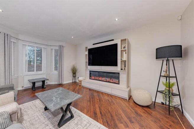 7 Millburn Gardens Dundee-18.JPG