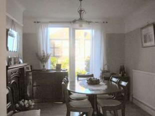 DINING ROOM 11'1 x 10'6