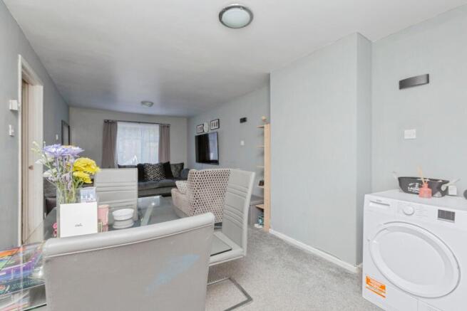 Pitchens Close, Leicester, Leicestershire, LE4 - View 4
