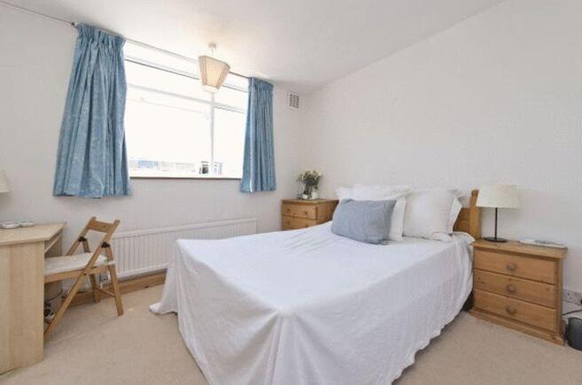 SW4 - Crescent Court