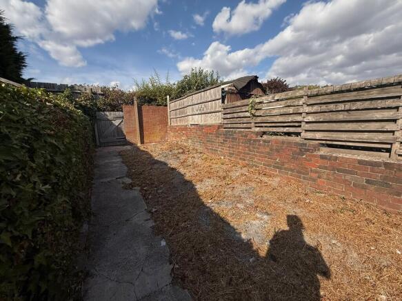 2 bed Terraced to rent Image 8