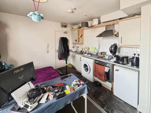 7 bed Apartment for sale Image 11