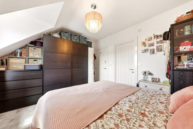 3 bed Semi-Detached for sale Image 8