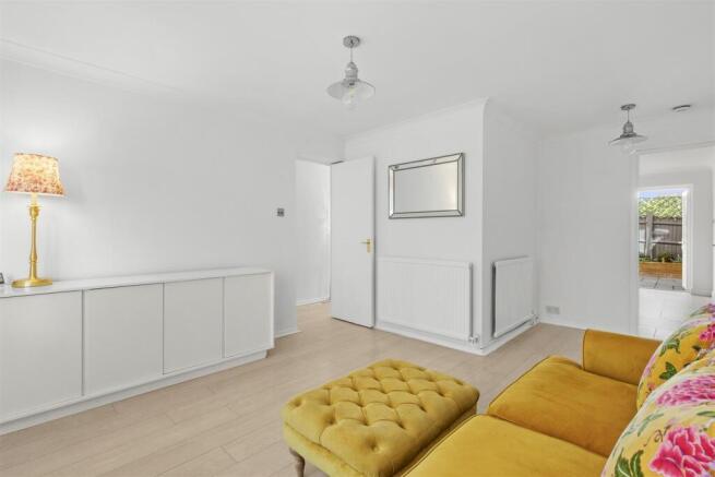 105 Clearbrook Close, HP13 7BS-6.jpg