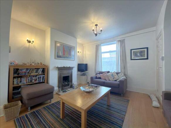 3 bed House for sale Image 4