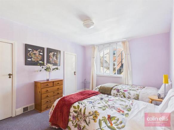 2 bed Flat for sale Image 11