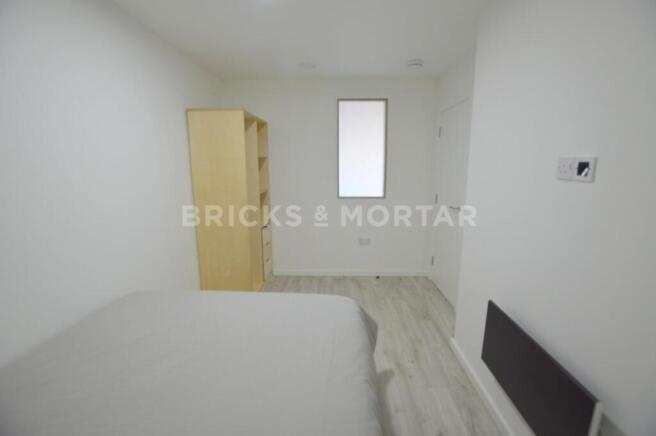 19 Heaton Bank Bedroom (002).jpg