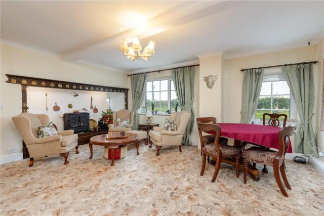 7 bed Detached for sale Image 6