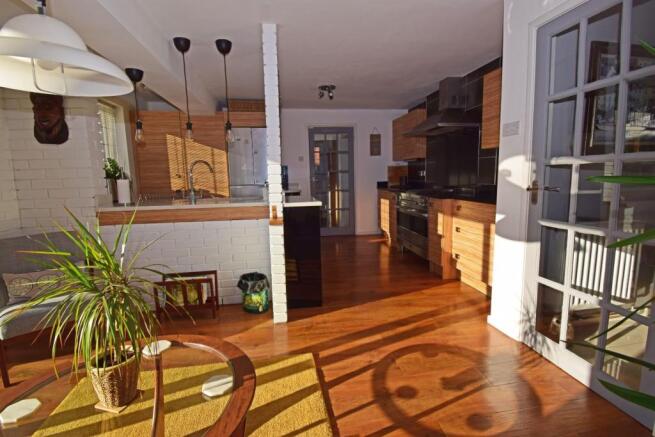8 Hanbury Road, kitchen from family.jpg