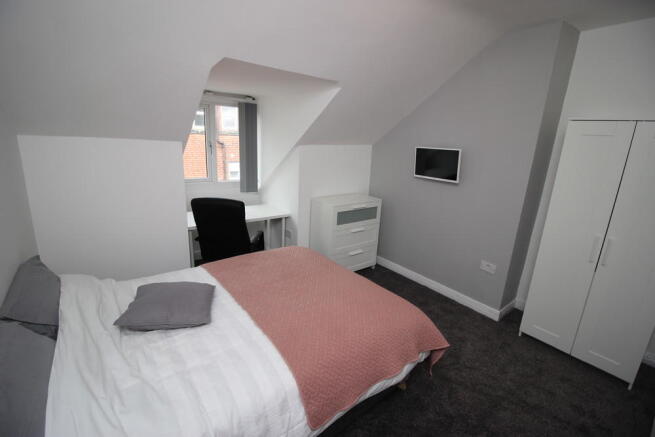6 bed House Share to rent Image 11