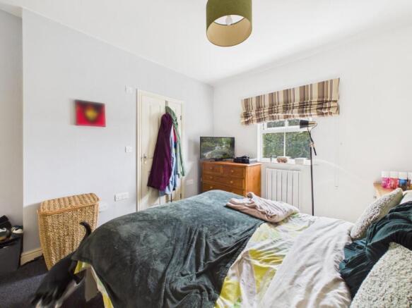 2 bed Apartment for sale Image 8