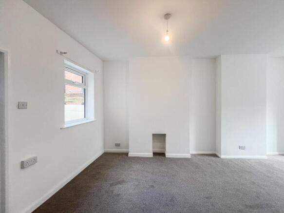 3 bed Terraced to rent Image 4