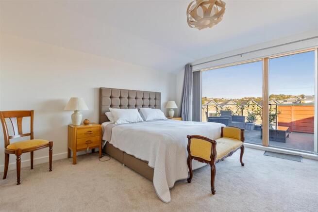 A24 - 18 Baltic Way Totnes - 250926.jpg