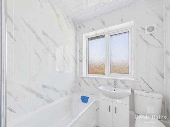 3 bed Semi-Detached for sale Image 8