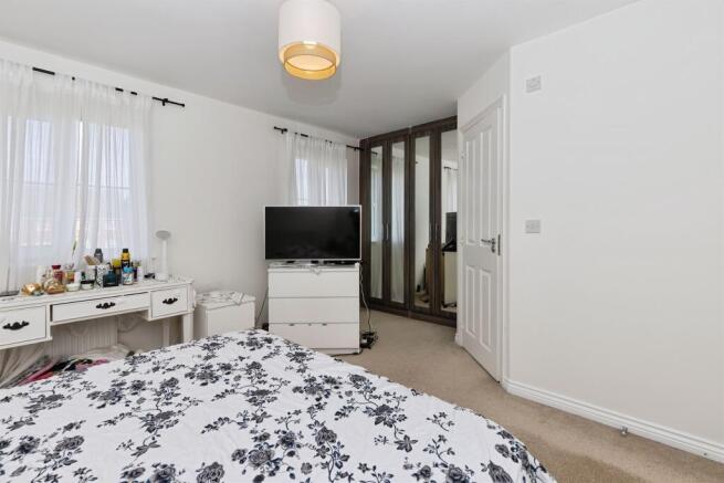 3 bed Semi-Detached for sale Image 12