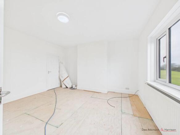5 bed Detached for sale Image 10