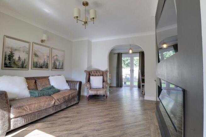 4 bed Detached for sale Image 6
