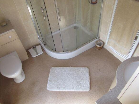EN SUITE SHOWER ROOM
