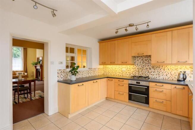 2 bed Terraced for sale Image 9