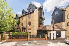 Flat 14, Shire Place, The Ham, Brentford TW8 8HE