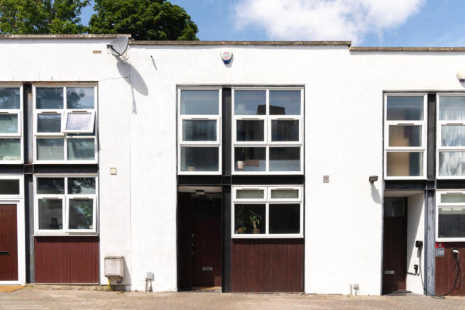 295091 - CENTURY-YARD-002.jpg