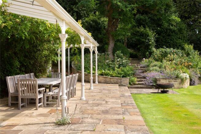 10 bed Detached for sale Image 5
