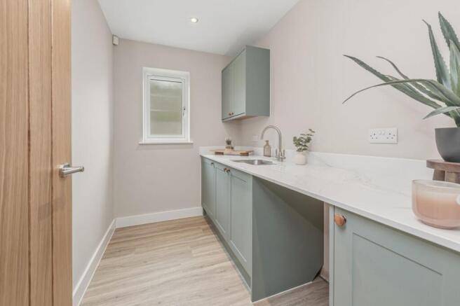 5 bed Detached for sale Image 12