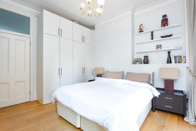 Master Bedroom (2)