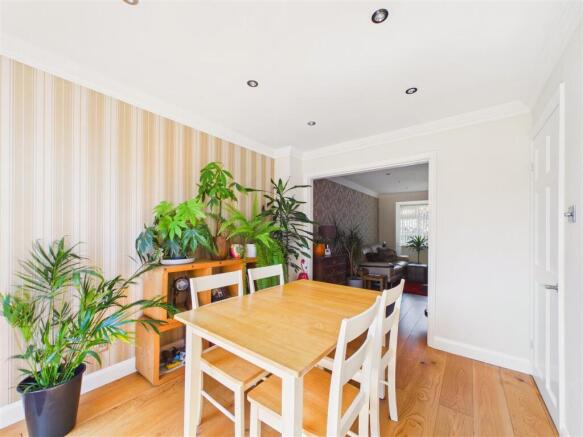 3 bed Semi-Detached for sale Image 4