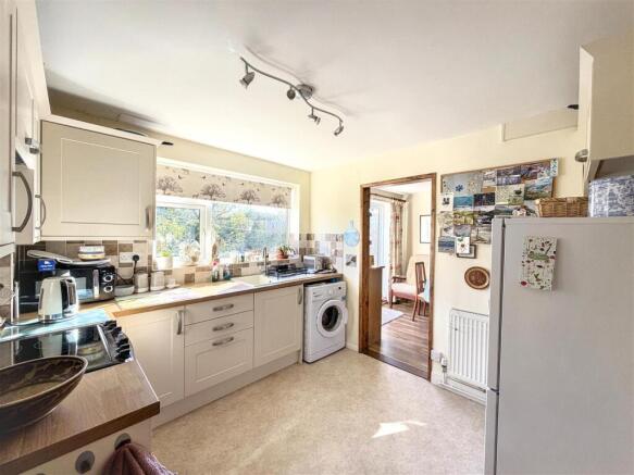 Fullwell Road, Bozeat, Wellingborough photo 4