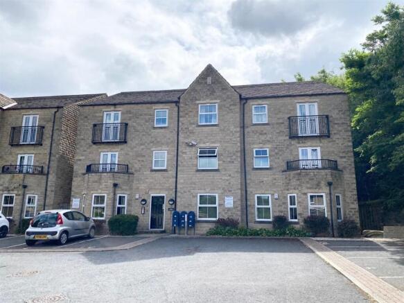 2 bed Apartment for sale in huddersfield