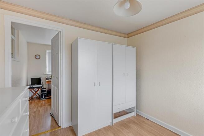 3 bed Semi-Detached for sale Image 12
