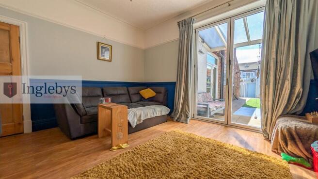 5 bed House for sale Image 10