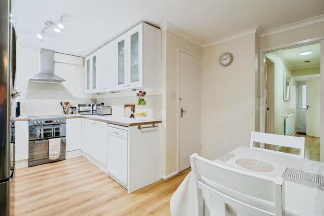 Pendlebury Drive, Leicester photo 4