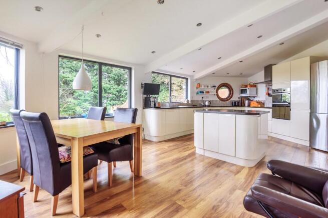 Kitchen/Dining Rm