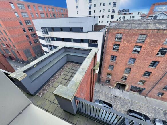PRIVATE ROOF TERRACE