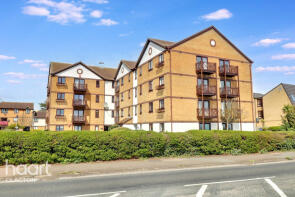 Flat 17, Westminster Court, Connaught Gardens East, Clacton-on-sea CO15 6JD