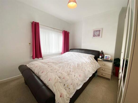 bed2.jpg