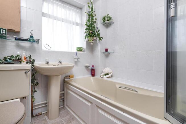 Bathroom.JPG