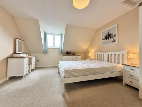 Bedroom 1.jpg