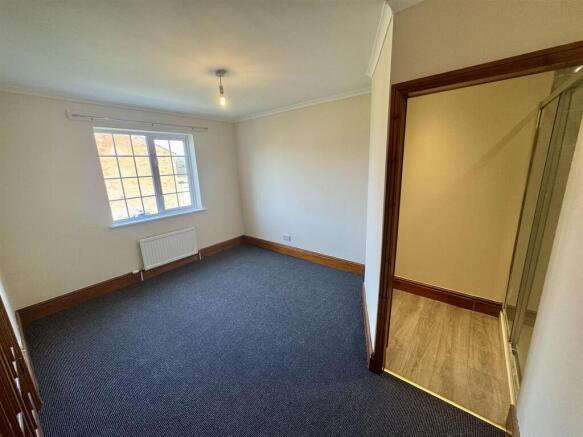 Bedroom 1 (2/2)