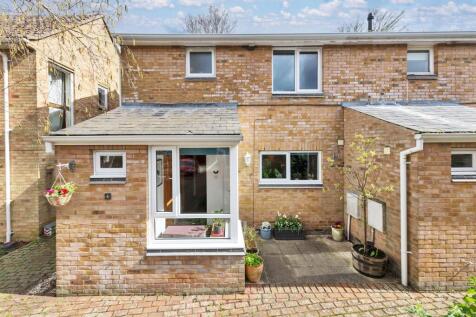 Grove Gardens, Fordham, CB7