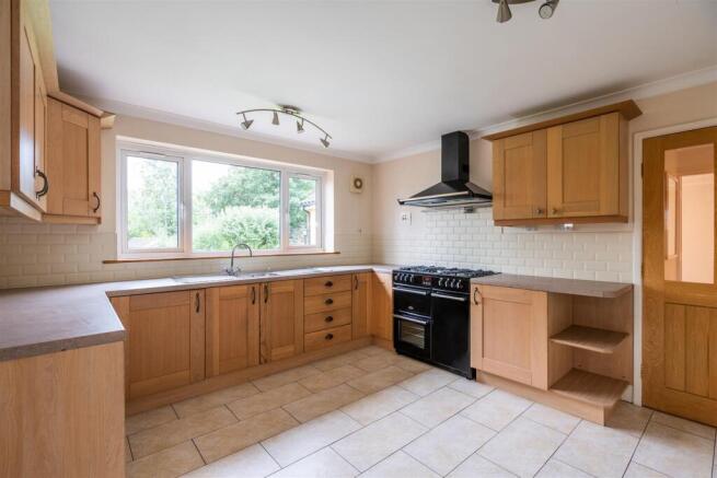 7 Westfield Close_7.jpg