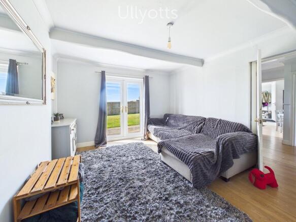 5 bed Detached for sale Image 10